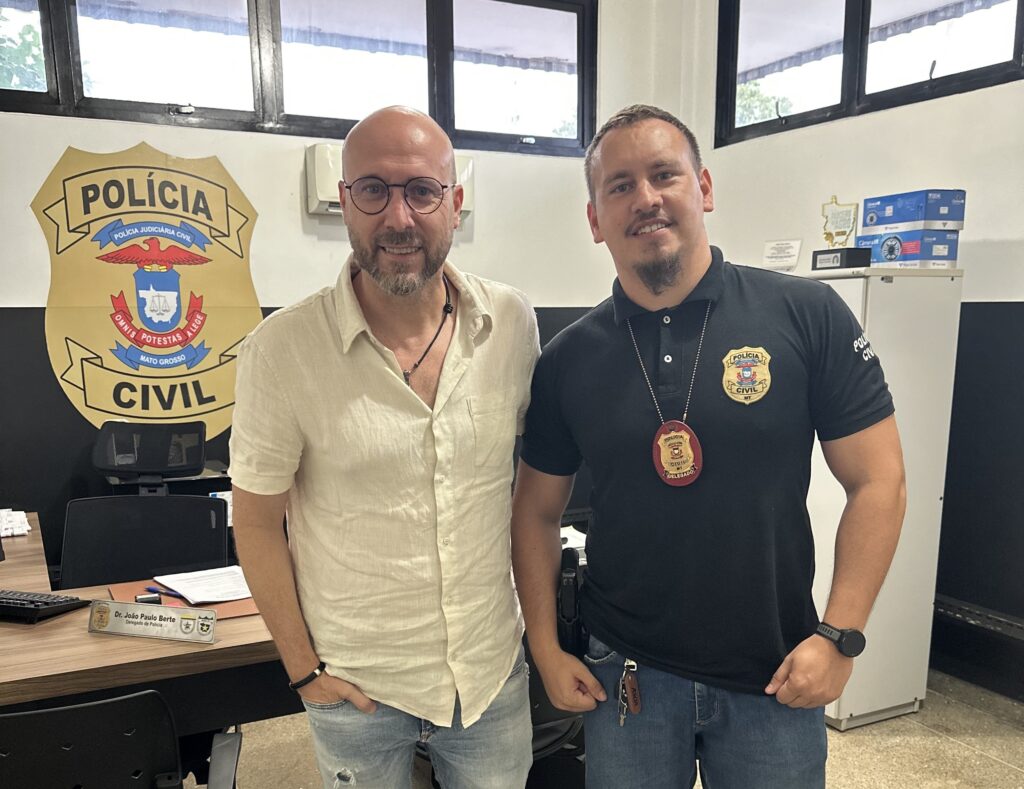 Deputado em visita ao delegado de Pontes e Lacerda